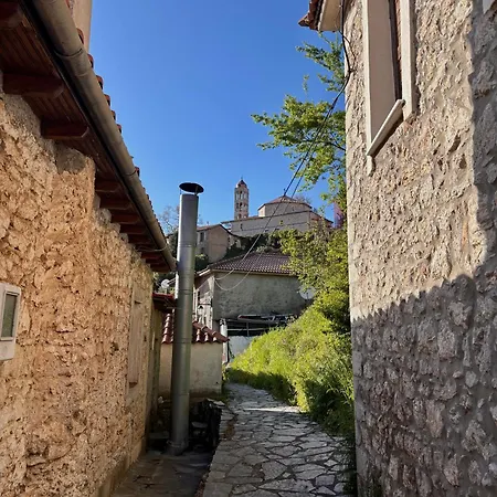 Sophia's Stone House Apartment *