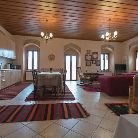 Sophia's Stone House Apartment *