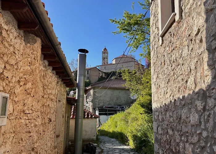 Sophia's Stone House דירה *