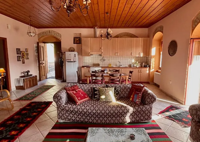 Sophia's Stone House * דימיטסאנה